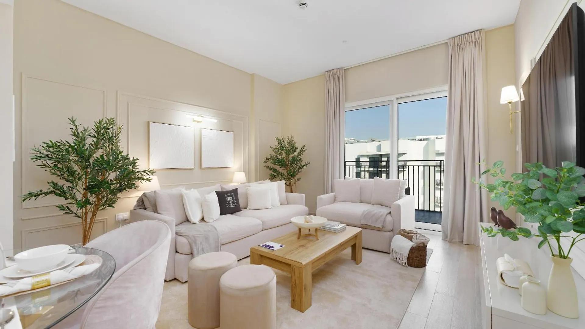 Contactos de Maison Privee - Exquisite Living With Scenic Canal Vws On Yas Island
