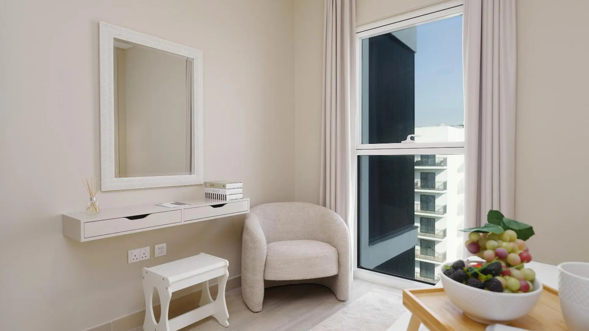 Maison Privee - Exquisite Living With Scenic Canal Vws On Yas Island Abu Dabi 0*,  Emiratos Árabes Unidos